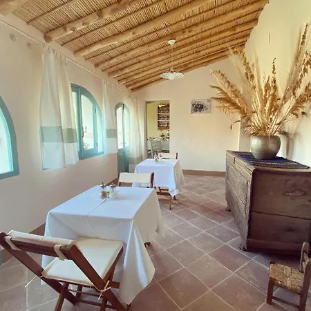 Bed & Breakfast Su Strintu *