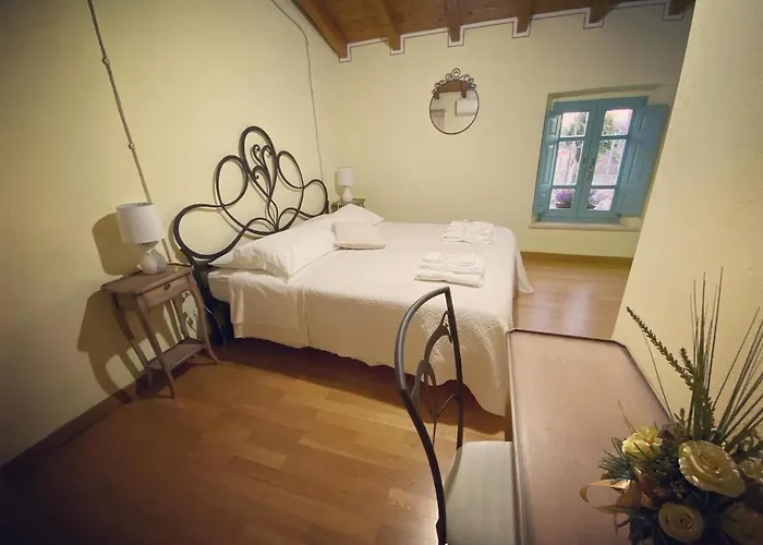 Nocleg ze śniadaniem Su Strintu *